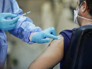 covid_vaccination_romania_-_photo_cateyeperspective_dreamstime.com_